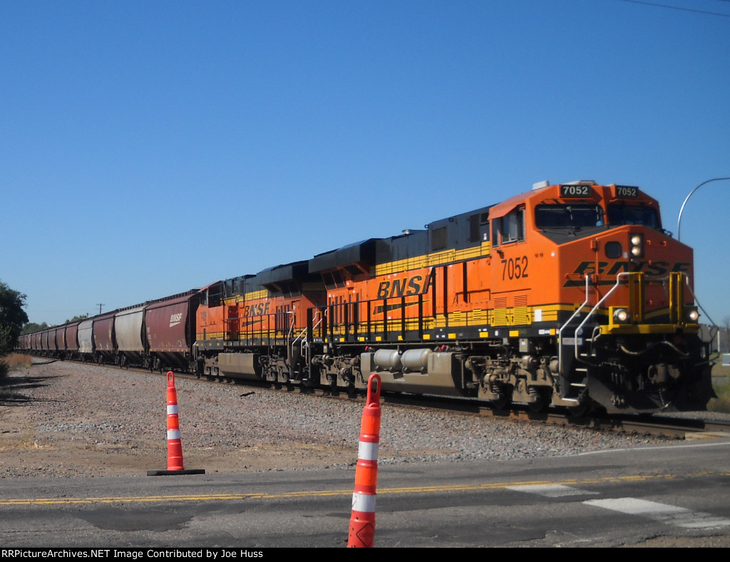 BNSF 7052 East